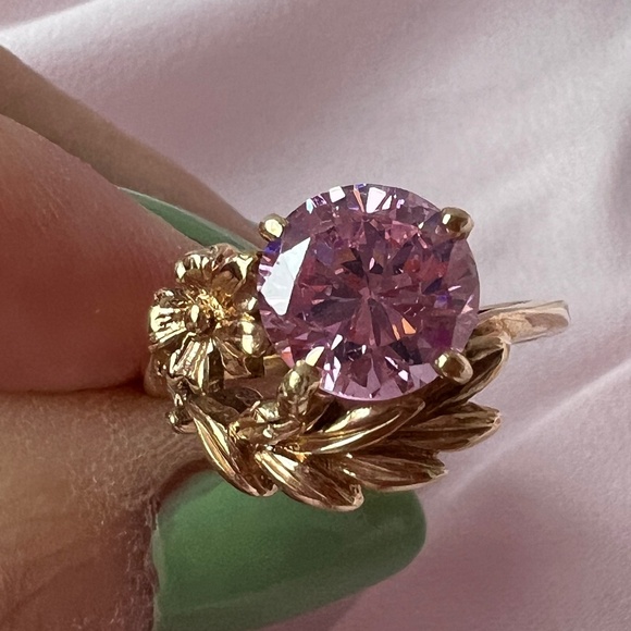 VINTAGE 10K GOLD PINK CZ PINK ICE CUBIC ZIRCONIA FLORAL DESIGN STATEMENT RING